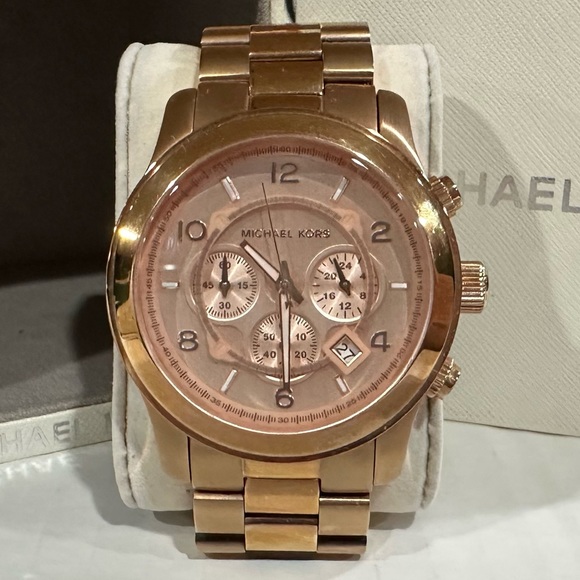 Women’s Watch - Picture 1 of 6